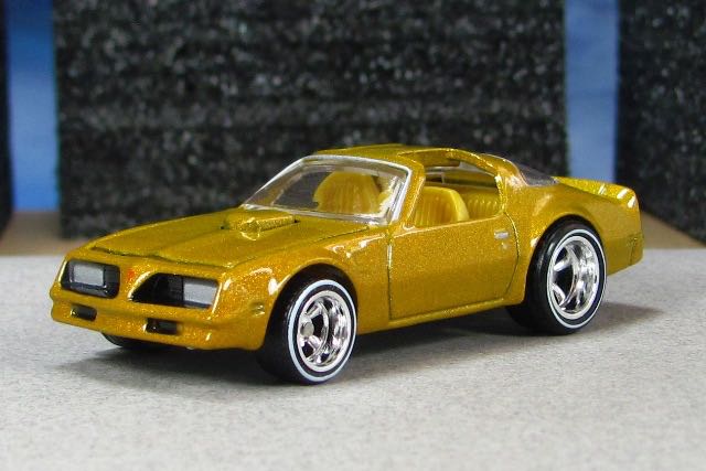 The Rockford Files - Retro Entertainment toy car collectible - Main Image 2