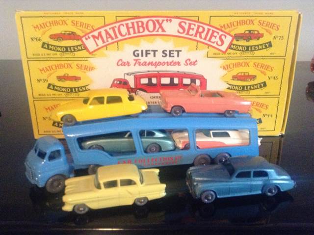 G2a Car Transporter Gift Set - Gift Set toy car collectible - Main Image 2