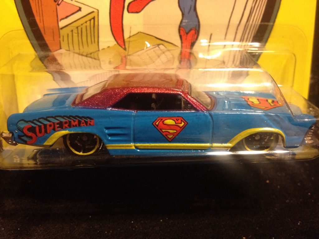 Hot Wheels Buick Riviera ‘64 - 2013 Superman Series toy car collectible - Main Image 2