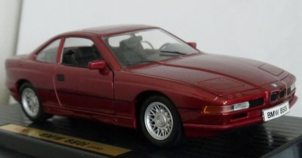BMW 850i  toy car collectible - Main Image 2