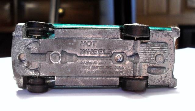 Classic ’57 T-Bird - Sweet Sixteen II toy car collectible - Main Image 2