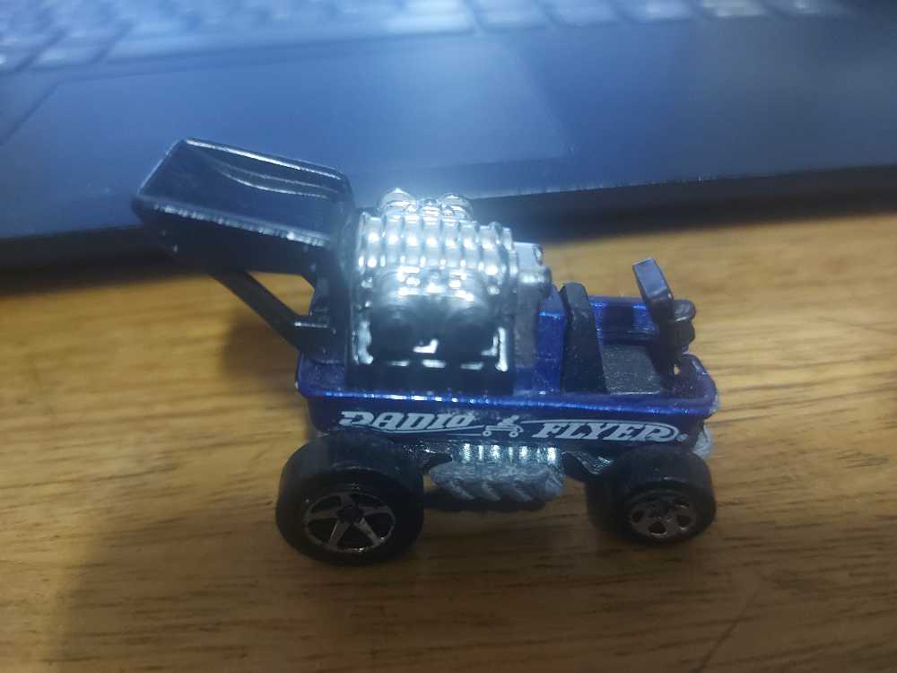 Radio Flyer Wagon - Draggin Wagon Series toy car collectible - Main Image 2