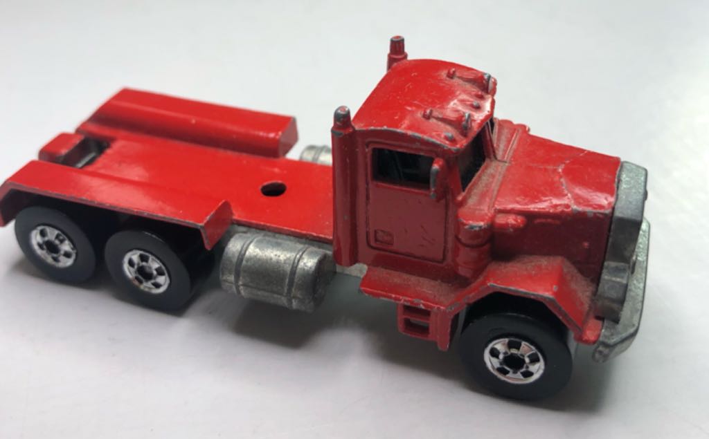 Peterbuilt Dump Truck - HW Workhorses toy car collectible - Main Image 2