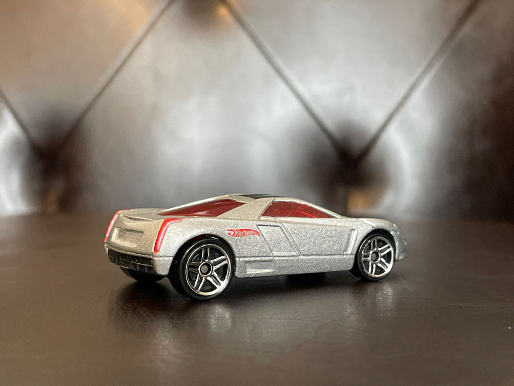 Cadillac Cien Concept - Fresh Metal toy car collectible - Main Image 2