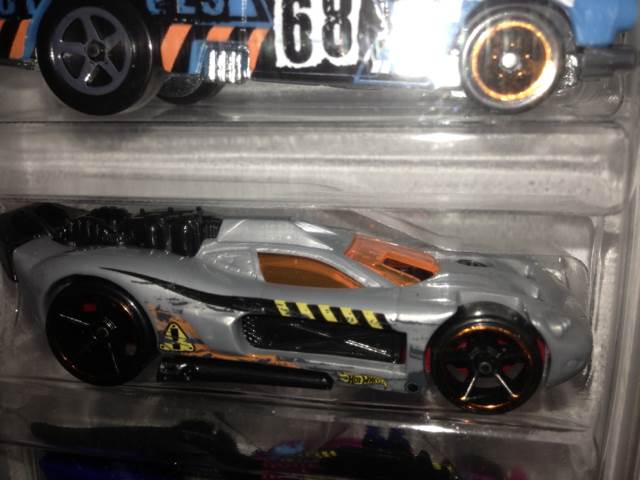 Spine Buster - Attack Pack 5-Pack toy car collectible - Main Image 1