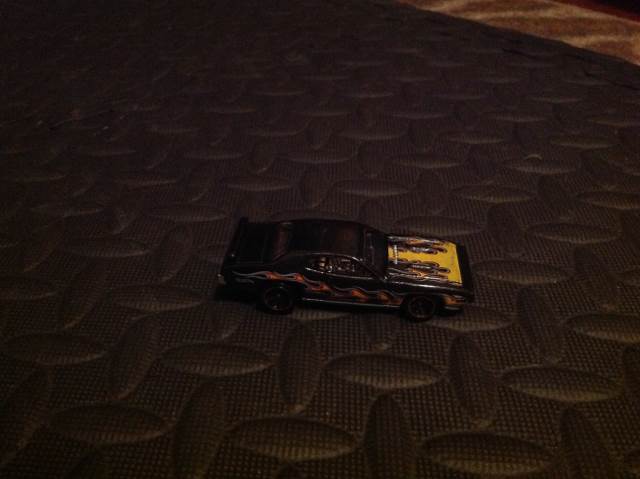 Plymouth Road Runner Flames  toy car collectible - Main Image 2