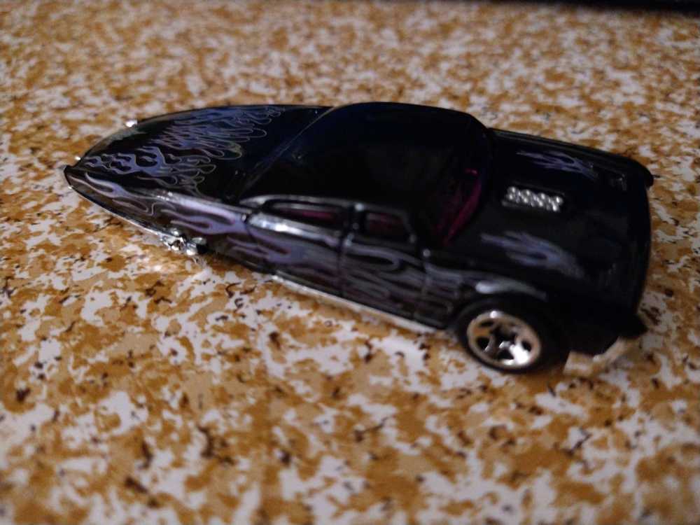 Hot Wheels Crooze Slikt Back - 2004 First Editions toy car collectible - Main Image 3
