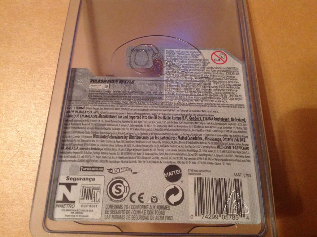 Volkswagon Beetle - Super Treasure Hunt 2012 toy car collectible - Main Image 2