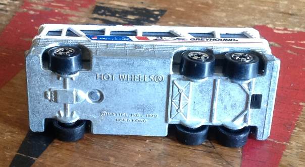 Greyhound MC-8 - Mainline toy car collectible - Main Image 2