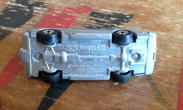 Stutz Blackhawk - FAO Schwarz toy car collectible - Main Image 2