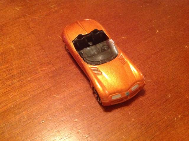 Maisto Dodge Convertible  toy car collectible - Main Image 1