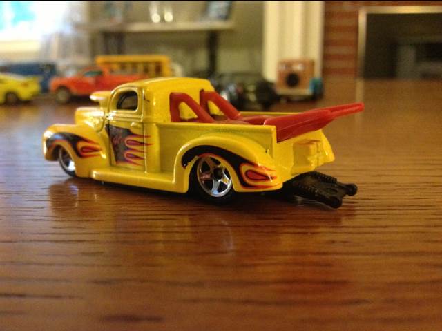 40 Ford Truck - 1997 Hot Wheels toy car collectible - Main Image 1