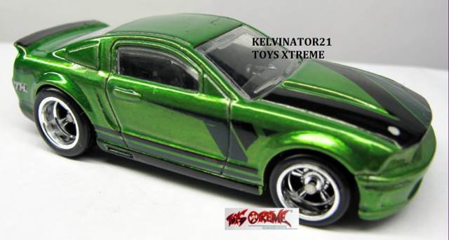 07 Ford Mustang  toy car collectible - Main Image 2