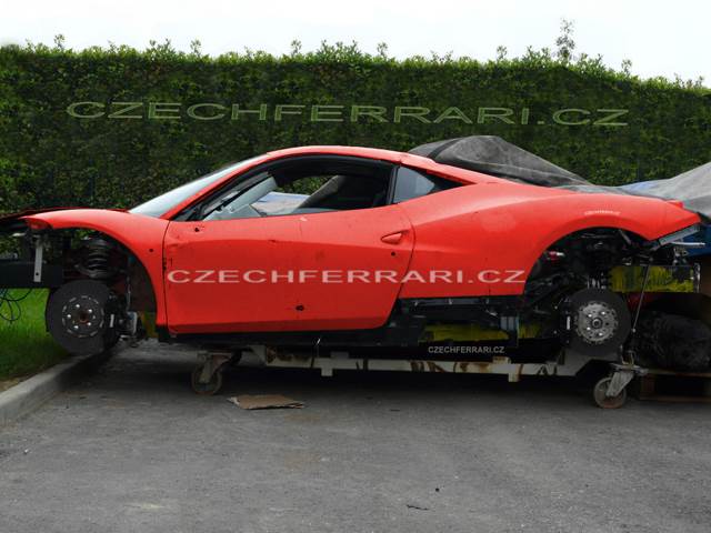 Ferrari 450  toy car collectible - Main Image 2