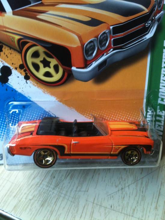Treasure Hunt 1970 Chevy Chevelle Convertible - Treasure Hunt toy car collectible - Main Image 2
