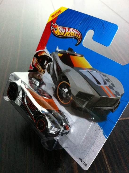 Chicane - 2013 HW Racing -Super Chromed toy car collectible - Main Image 2