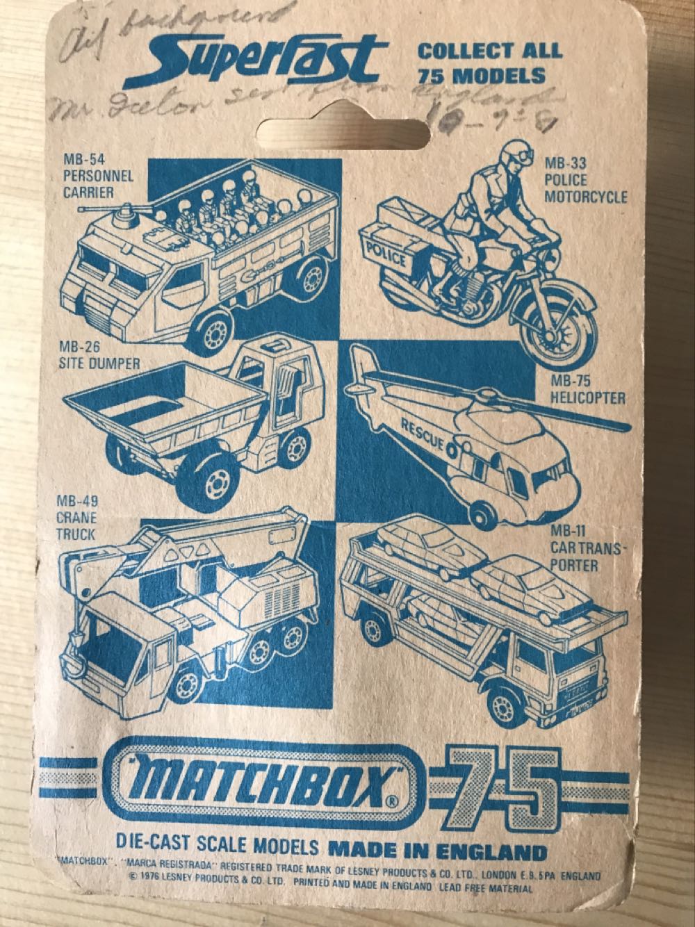 Ford Camper - Matchbox 1-75 Superfast toy car collectible - Main Image 3
