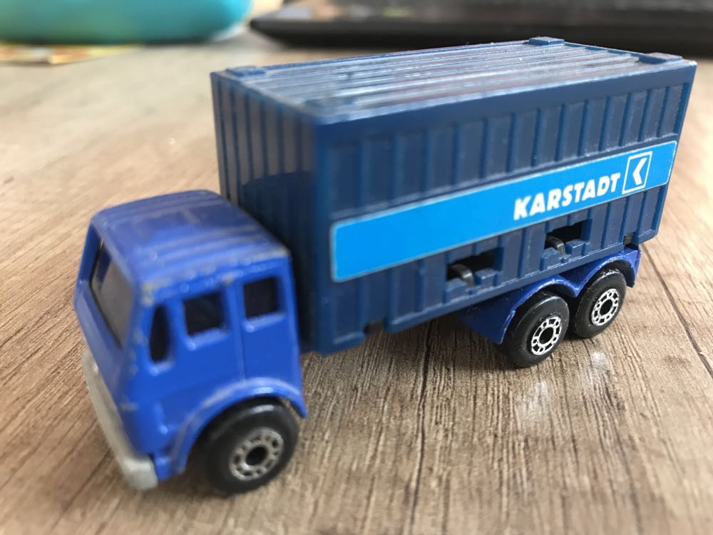 Mercedes Container Truck - Matchbox 1-75 toy car collectible - Main Image 3