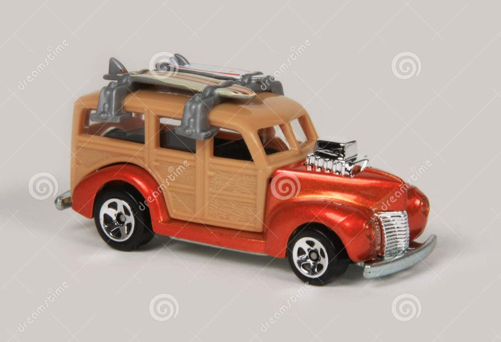 ’40s Woodie - Team: Surf’s Up toy car collectible - Main Image 2