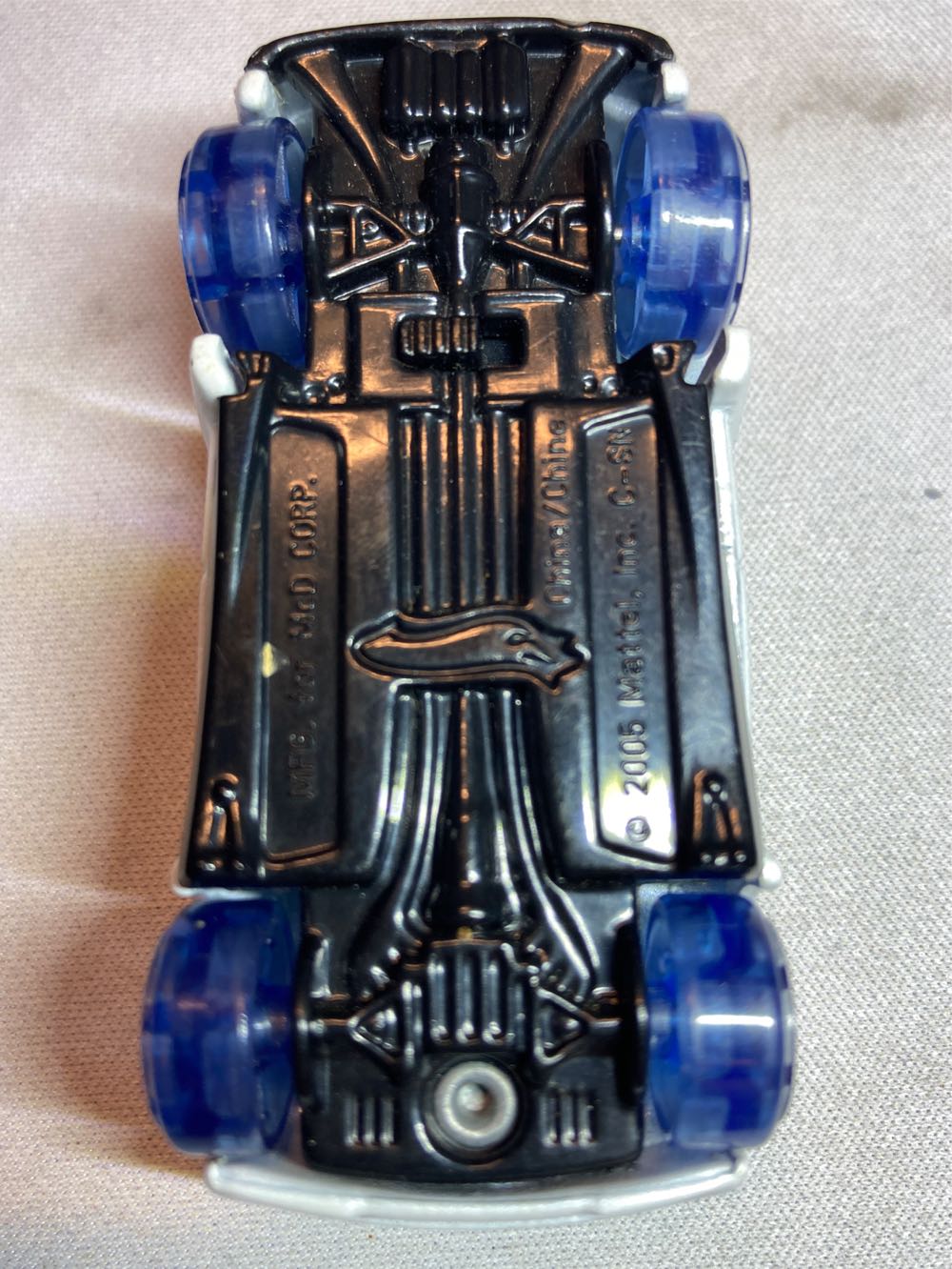 Bassline - Mcdonalds Acceleracers toy car collectible - Main Image 3