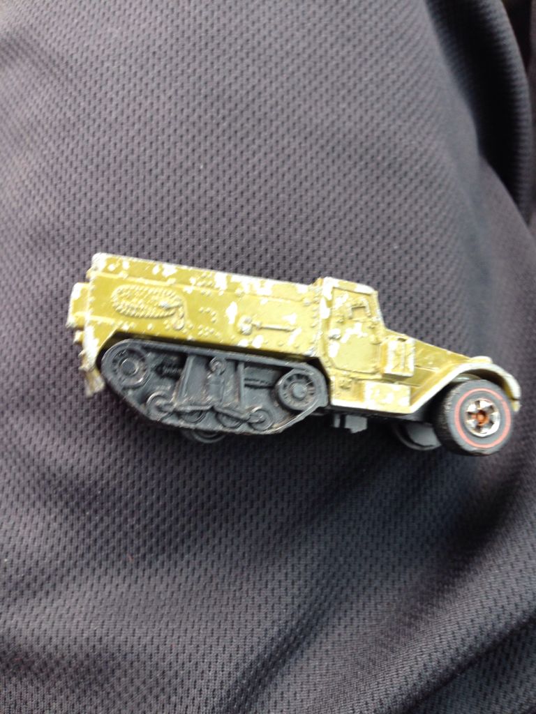 Gun Bucket - Red Line toy car collectible - Main Image 2