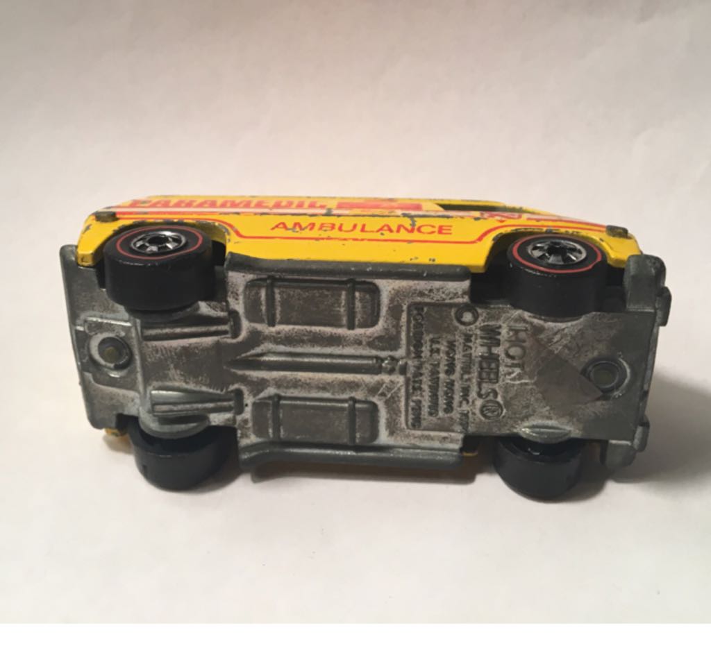 Paramedic - Flying Colors toy car collectible - Main Image 2