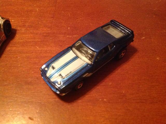 1971 Ford Mustang Mach 1 - HW Entertainment toy car collectible - Main Image 2