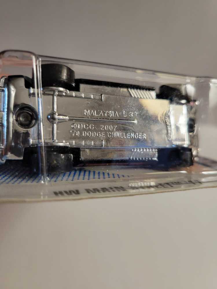 Dixie Challenger - HW Main Street ’11 toy car collectible - Main Image 3