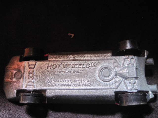 Swingin’ Wing - Redline toy car collectible - Main Image 2