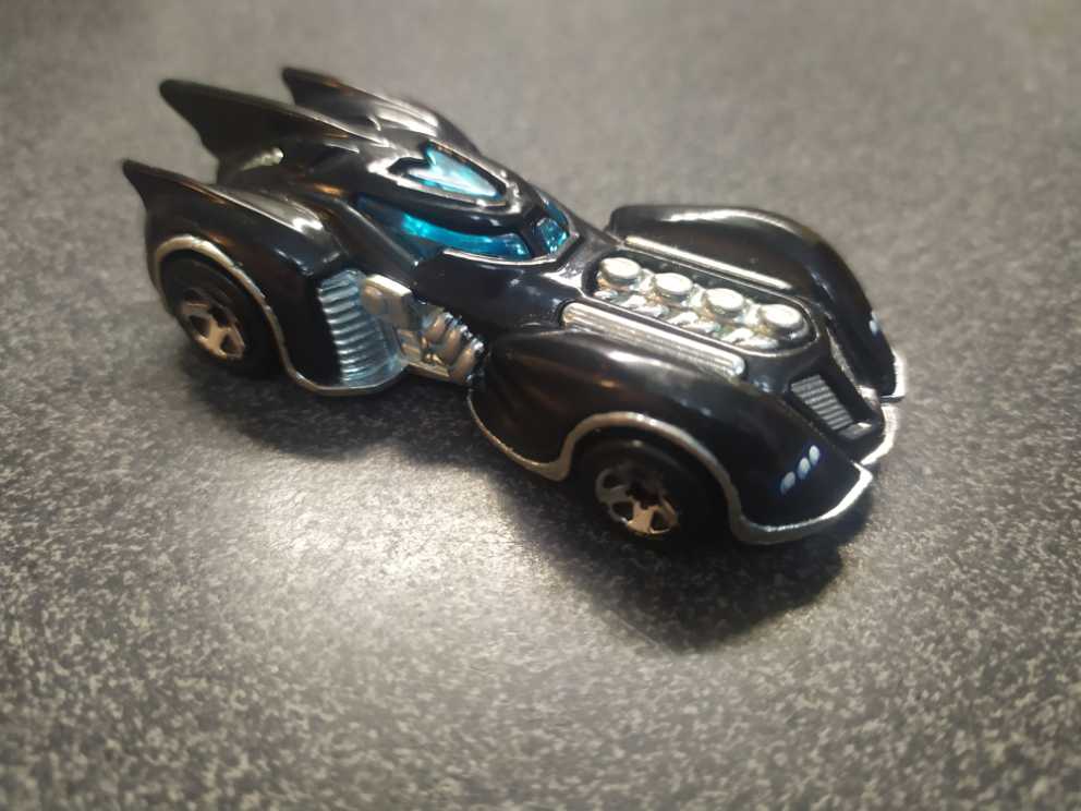 Batman: Arkham Asylum Batmobile - BATMAN toy car collectible - Main Image 3