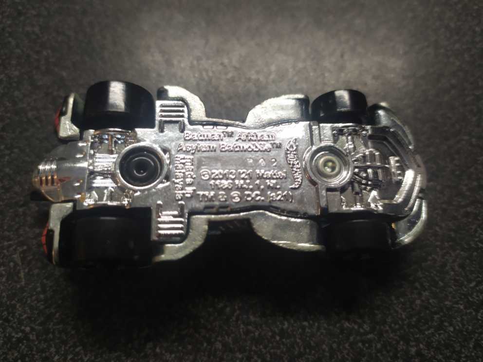 Batman: Arkham Asylum Batmobile - BATMAN toy car collectible - Main Image 4