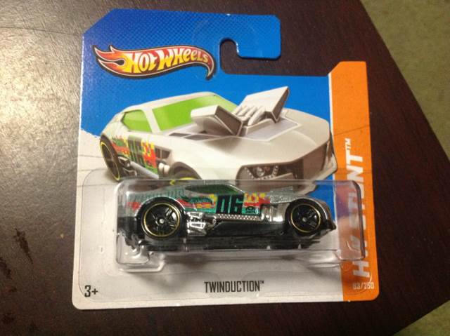 Twinduction - 2013 - HW Stunt - HW Drift Race toy car collectible - Main Image 1