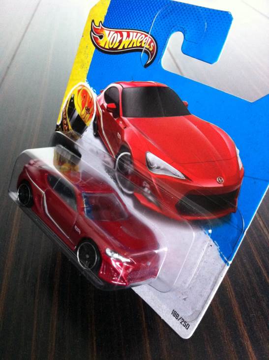 Scion FR-S - 2013 HW Showroom - Garage toy car collectible - Main Image 2