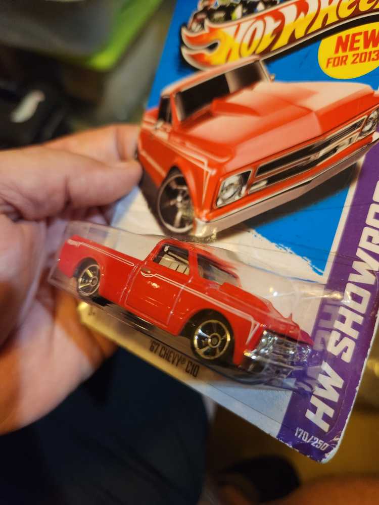 Chevy 1967 C10 Red Hw Showroom  - HW Showroom - 2013 toy car collectible - Main Image 3