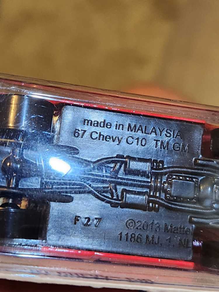 Chevy 1967 C10 Red Hw Showroom  - HW Showroom - 2013 toy car collectible - Main Image 4