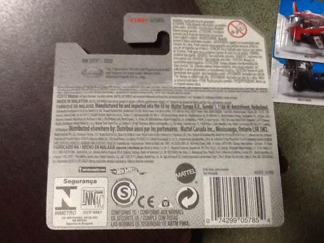 Pagani Huayra - HW City toy car collectible - Main Image 2