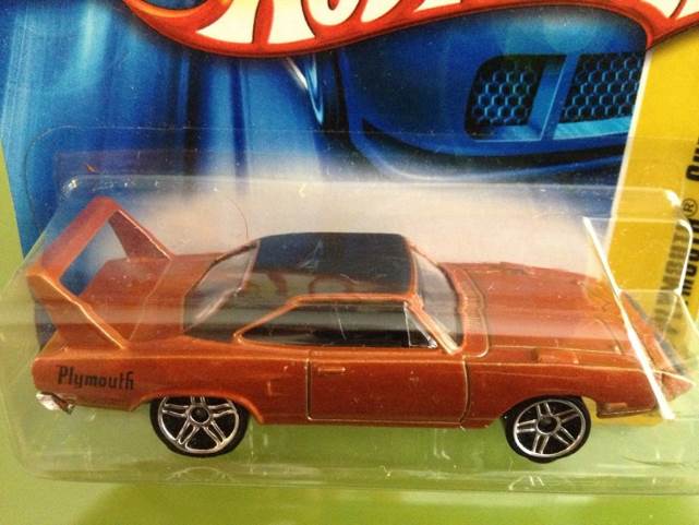 Plymouth Superbird, ’70 - 2006 New Models toy car collectible - Main Image 1