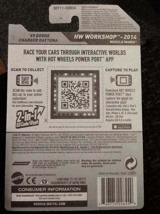 1969 Dodge Charger Daytona - HW Workshop: Muscle Mania toy car collectible - Main Image 2