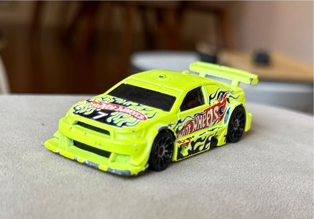 Amazoom - 2009 Hot Wheels Racing toy car collectible - Main Image 3