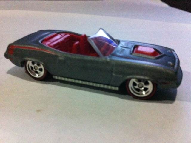 ’70 Plymouth Hemi ’Cuda Convertible - 2011 Mopar Garage toy car collectible - Main Image 2