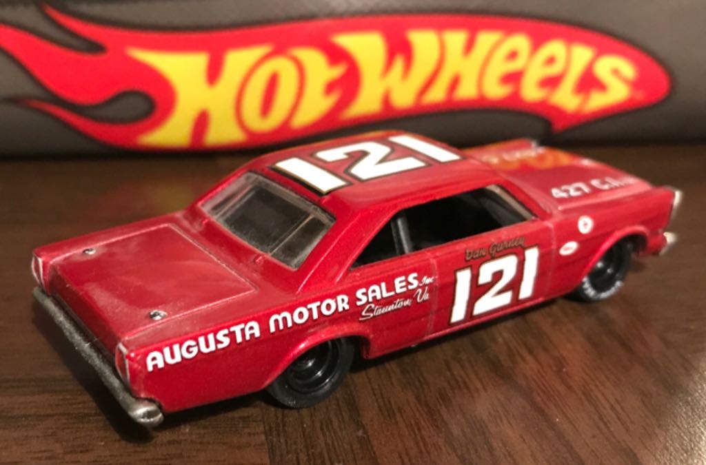 65 Ford Galaxie 500 - 2012 Hot Wheels Racing - Stock Car toy car collectible - Main Image 2
