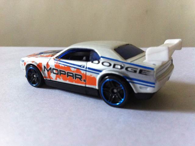 Dodge Challenger Drift - Code Cars toy car collectible - Main Image 2