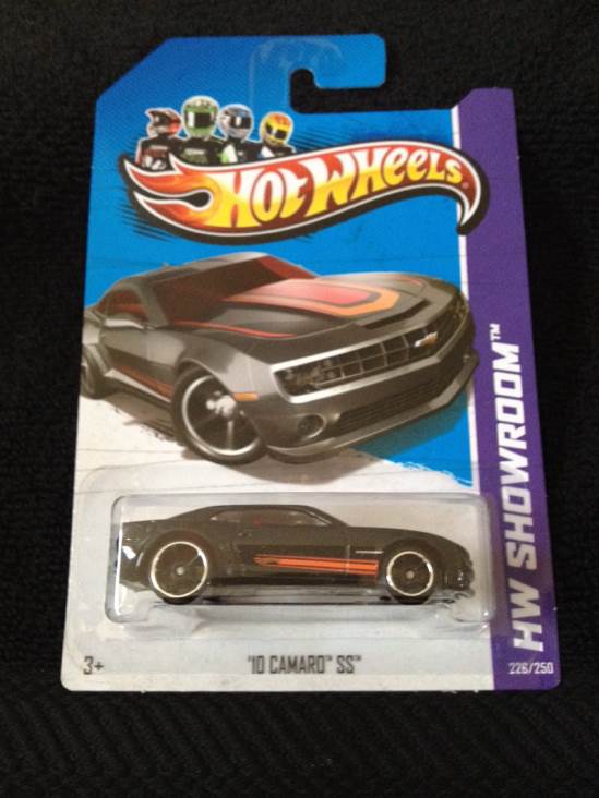 ’10 Camaro SS - HW Showroom - 2013 toy car collectible - Main Image 1