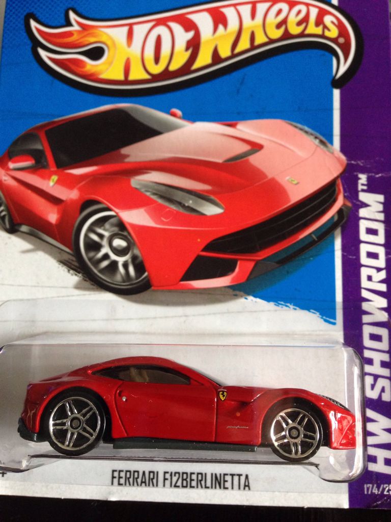 174/250 Ferrari F12 Berlinetta - 2013 HW Showroom toy car collectible - Main Image 2