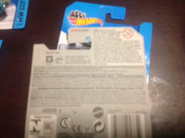 Corvette Stingray - Hw City 2014 toy car collectible - Main Image 2