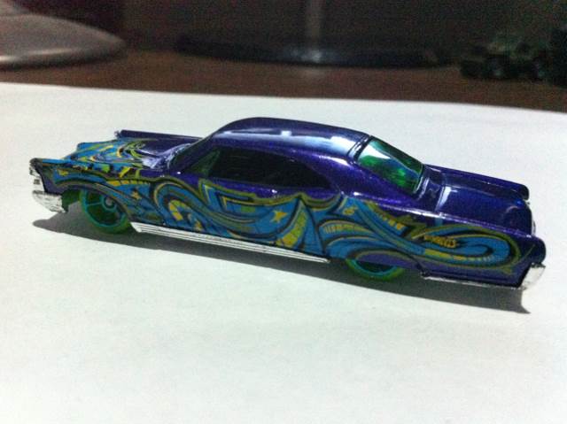 ’65 Pontiac Bonneville - HW City - Graffiti Rides toy car collectible - Main Image 2