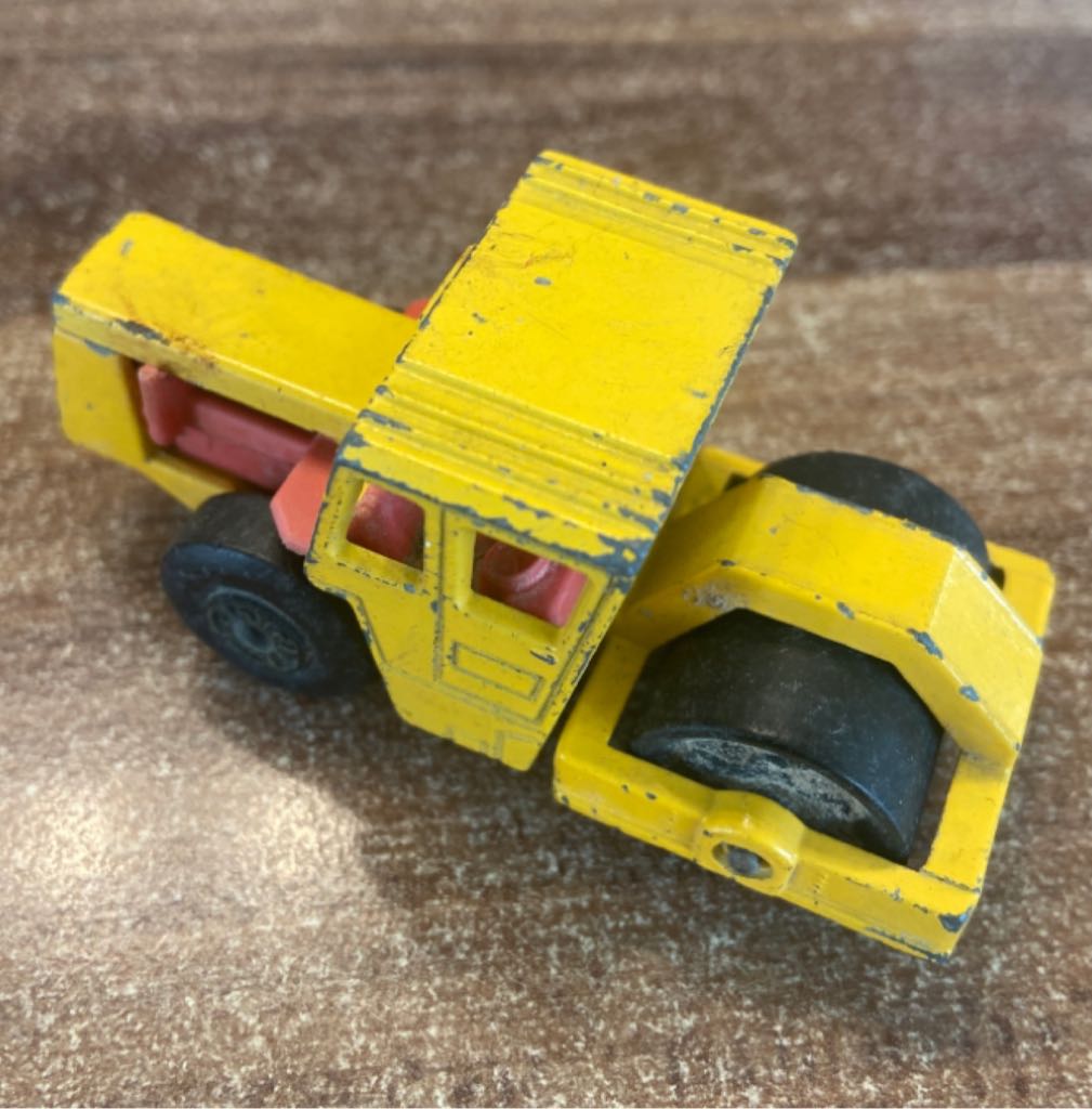 Bomag Road Roller - Mbx toy car collectible - Main Image 2