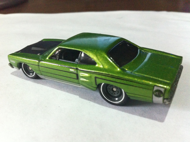 ’69 Dodge Coronet Super Bee - 2010 Mystery Models toy car collectible - Main Image 2