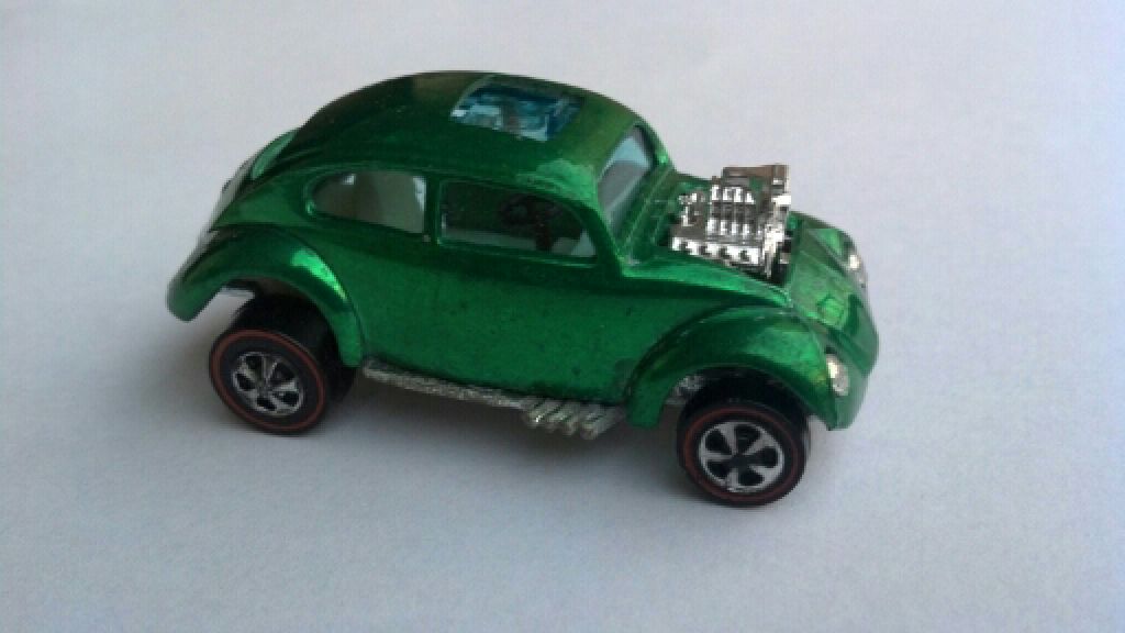Custom Volkswagen - HW Redline toy car collectible - Main Image 2
