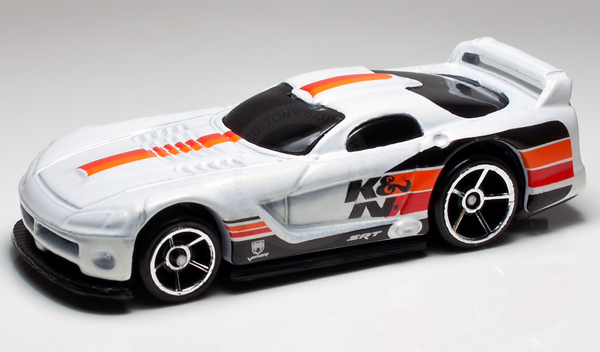Dodge Viper GTS-R - HW Performance 12 toy car collectible - Main Image 2